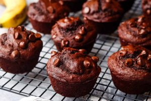 chocolate banana muffins horizontal 1